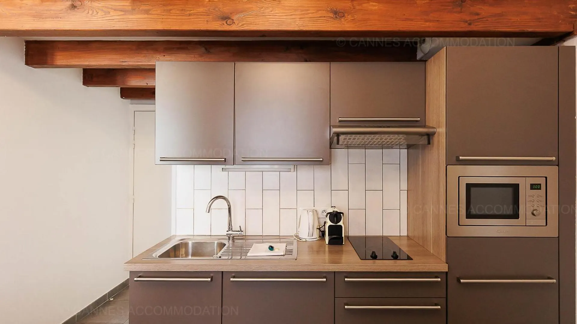 קאן Residence Aout 43 0*,  צרפת